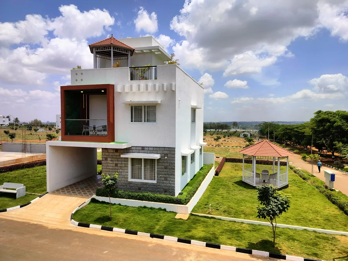 Independent duplex villa with private outdoor space